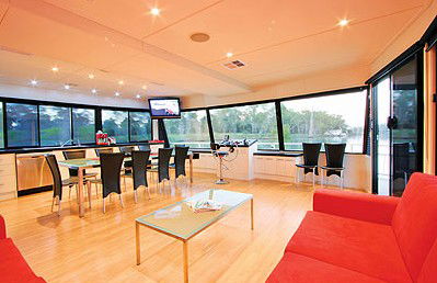 All Seasons Houseboats - Holiday Byron Bay 4