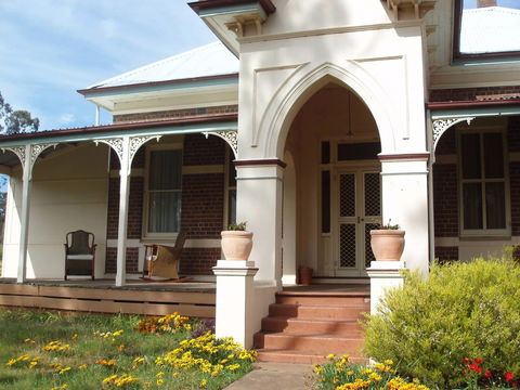 Ardlethan Bed And Breakfast - Holiday Byron Bay 0