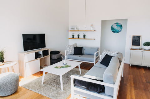 BonniEscape - Island Style Living - Holiday Byron Bay 0