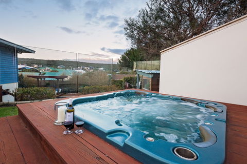 Fragrant Harbour - Holiday Byron Bay 1