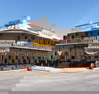 Minlaton Hotel - Holiday Byron Bay