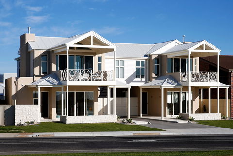 Aldinga Beach Getaways - Holiday Byron Bay 0