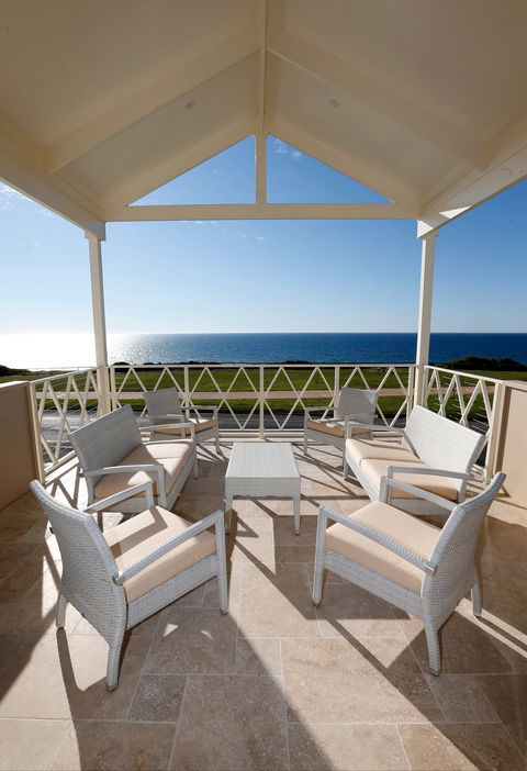 Aldinga Beach Getaways - Holiday Byron Bay 1