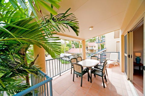 At Beach Court Holiday Villas - Holiday Byron Bay 1