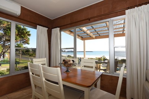 Cape View Cottage - Holiday Byron Bay 2