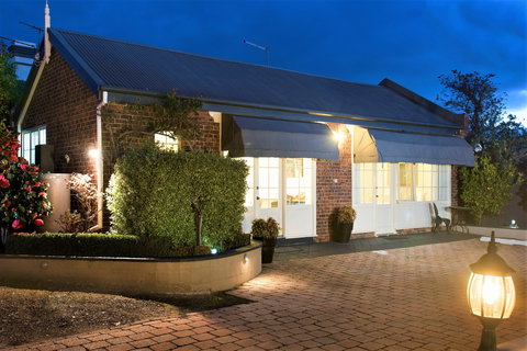 Rose Cottage - Holiday Byron Bay 0