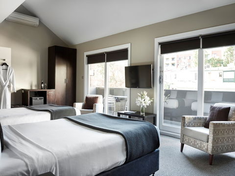 Vulcan Hotel Sydney - Holiday Byron Bay 1