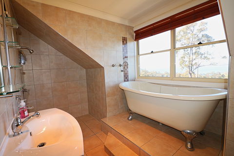 Whale Cove - Holiday Byron Bay 1