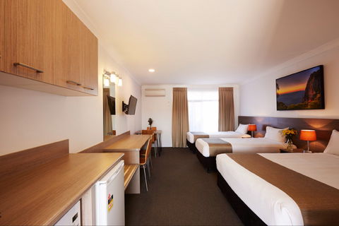 Adelong Motel - Holiday Byron Bay 2