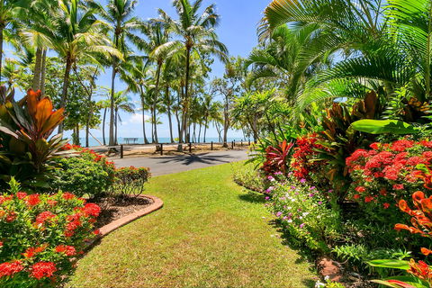 Agincourt Beachfront Apartments - Holiday Byron Bay 0