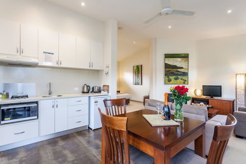 Aireys Inlet Getaway Resort - Holiday Byron Bay 1