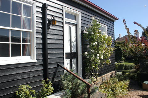 Alice's Cottages - Holiday Byron Bay 1