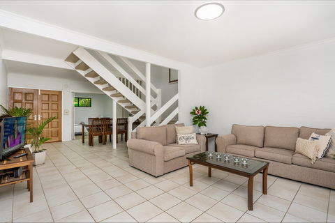 A Perfect Stay - Byron's Mango Tree - Holiday Byron Bay 1