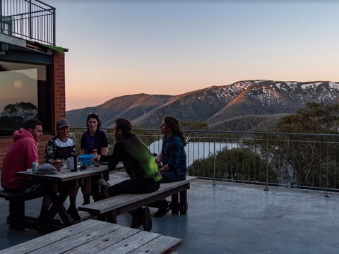 Viking Alpine Lodge - Holiday Byron Bay 1