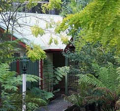 Eagle Hammer Cottages - Holiday Byron Bay 1