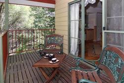 Eagle Hammer Cottages - Holiday Byron Bay 3