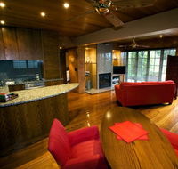 Hill of Content - Holiday Byron Bay