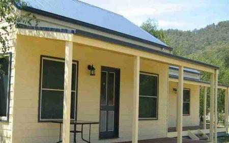 Alpine Valley Cottages - Holiday Byron Bay 1