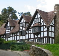 William Shakespeare's Bed  Breakfast - Holiday Byron Bay