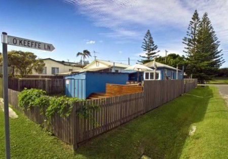 Blue River Shack - Holiday Byron Bay 1