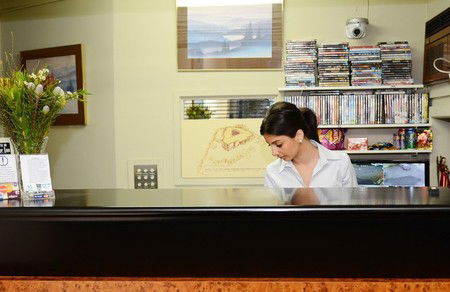 Bankstown Motel 10 - Holiday Byron Bay 1