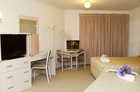 Bankstown Motel 10 - Holiday Byron Bay 4