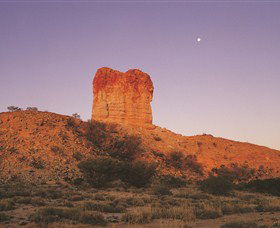 Chambers Pillar Historical Reserve - Holiday Byron Bay 0