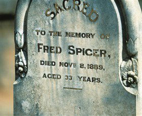 Stuart Town Cemetery - Holiday Byron Bay 0