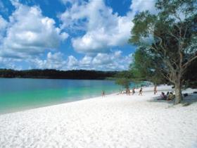 Lake McKenzie - Holiday Byron Bay 0