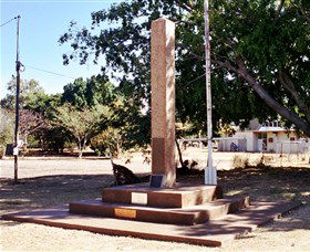 Mount Isa Memorial Cenotaph - Holiday Byron Bay 0