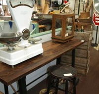 Doug Up on Bourke - Holiday Byron Bay