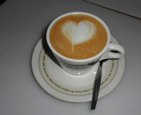Breretons Bakery And Coffee Lounge - Holiday Byron Bay 2