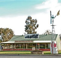Headlie Taylor Header and Blacksmiths Shop