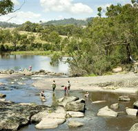 Polly McQuinns - Holiday Byron Bay