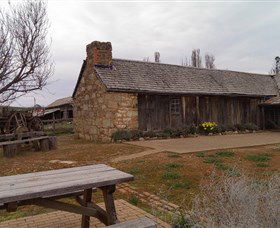The Early Settlers Hut - Holiday Byron Bay 1