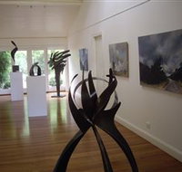 Ivy Hill Gallery - Holiday Byron Bay