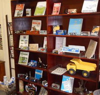 Meri Collectables - Holiday Byron Bay