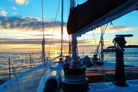 Whitsundays Sailing 2-Day Adventure - Holiday Byron Bay 1