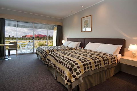3-Day Uluru-Kata Tjuta And Kings Canyon 4WD Small-Group Eco-Tour From Alice Springs - Holiday Byron Bay 0