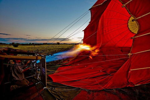 Early Morning Ballooning In Alice Springs - Holiday Byron Bay 5