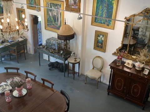 Concetta Antico Gallery, Byron Bay - Holiday Byron Bay 0