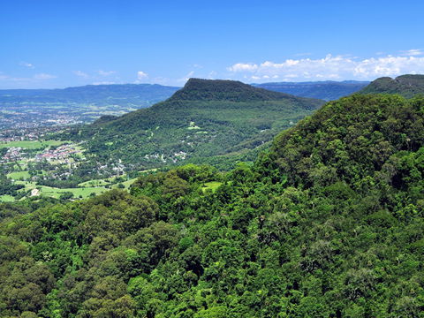 Mount Kembla Lookout - Holiday Byron Bay 0