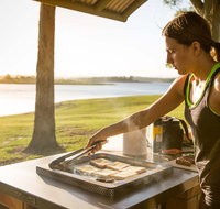 Lake Samsonvale - Holiday Byron Bay