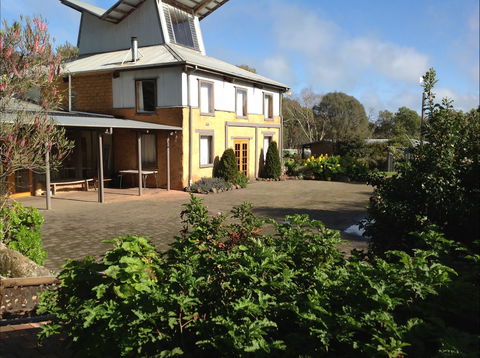HIRL Hamilton Institute Of Rural Learning - Holiday Byron Bay 0