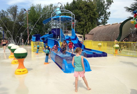 Queanbeyan Pool And Aquatic Centre - Holiday Byron Bay 0