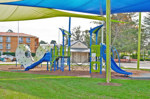 Queen Elizabeth Ll Park Queanbeyan - Holiday Byron Bay 0