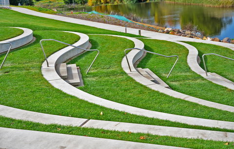 Queen Elizabeth Ll Park Queanbeyan - Holiday Byron Bay 2