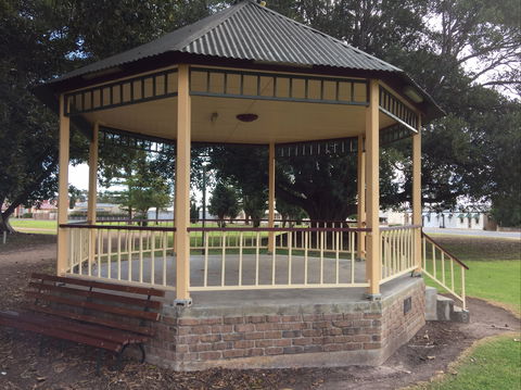 Queen Square, Moonta - Holiday Byron Bay 2