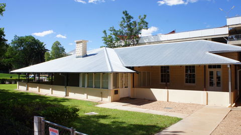 Old Courthouse Alice Springs - Holiday Byron Bay 0