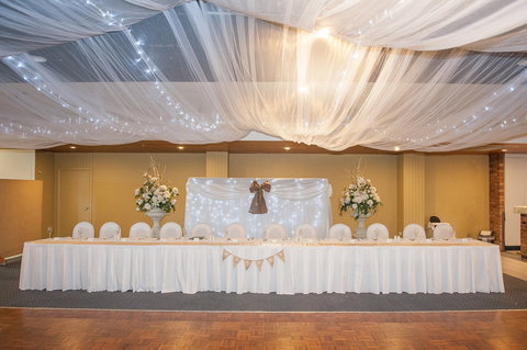 Young Golf Club - Holiday Byron Bay 0